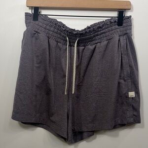 Vuori Women’s Halo performance 2.0 purple shorts size large